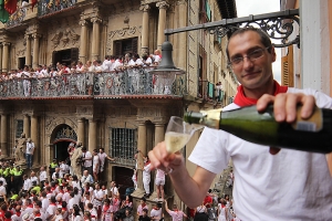 Alquiler de balcones chupinazo Sanfermin By Locals