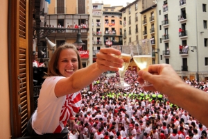 Alquiler de balcones chupinazo Sanfermin By Locals